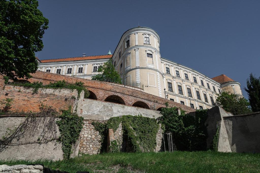 Penzion Kardinal Mikulov Bagian luar foto